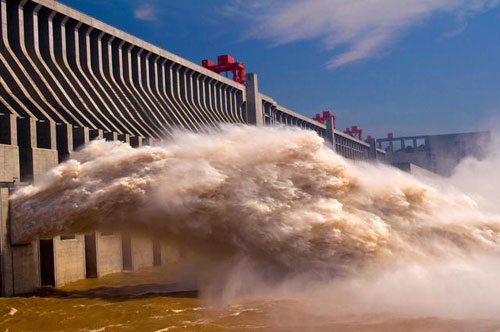 水电站坝体建设